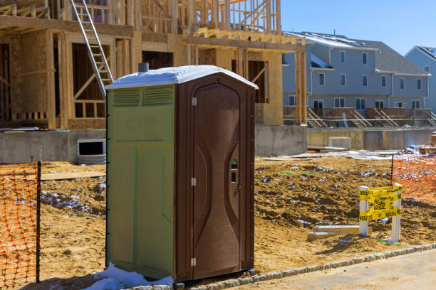 Best Portable restroom trailer rental  in Wapakoneta, OH